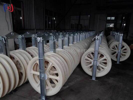 Professional 822 Stringing Block with 30-150KN Rated Load and MC Nylon Sheave for High Tension Overhead Conductor and OPGW Installation